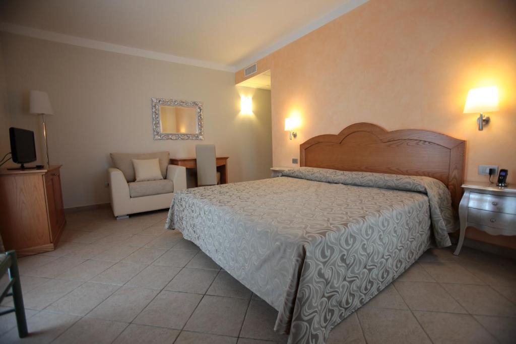 Hotel La Perla Àrbatax Habitación foto